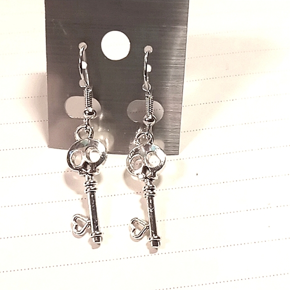 Skull Key Earrings NEW Hades:Pluto Greek Roman Mythology Handmade - Picture 6 of 7
